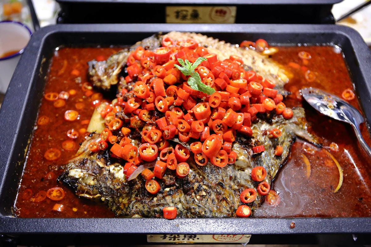 【食。台中】探魚〜2017年必吃！中國最火紅烤魚品牌隆重登場！美味深藏在辣味下…(已歇業)