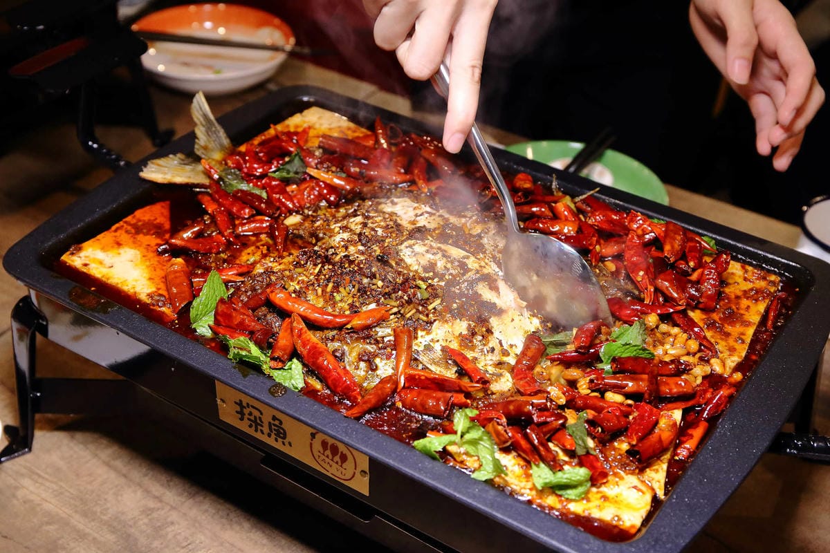 【食。台中】探魚〜2017年必吃！中國最火紅烤魚品牌隆重登場！美味深藏在辣味下…(已歇業)