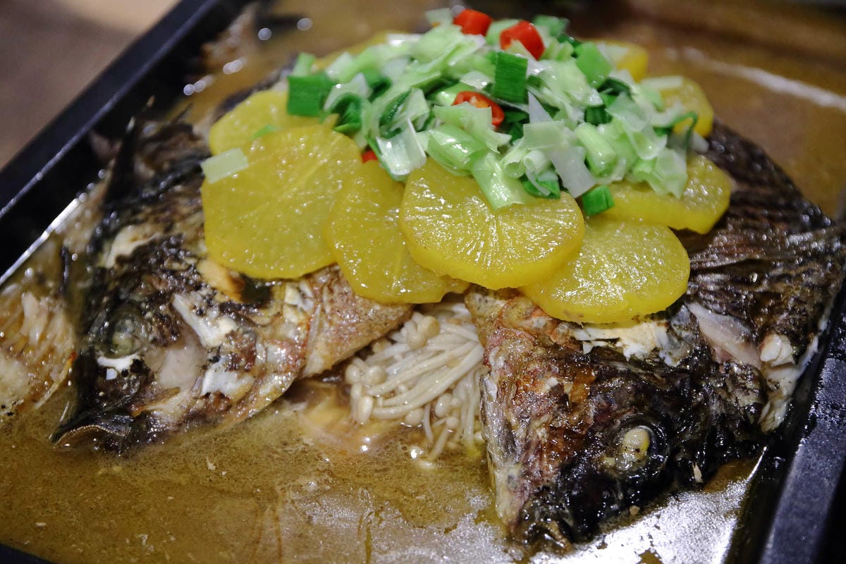 【食。台中】探魚〜2017年必吃！中國最火紅烤魚品牌隆重登場！美味深藏在辣味下…(已歇業)