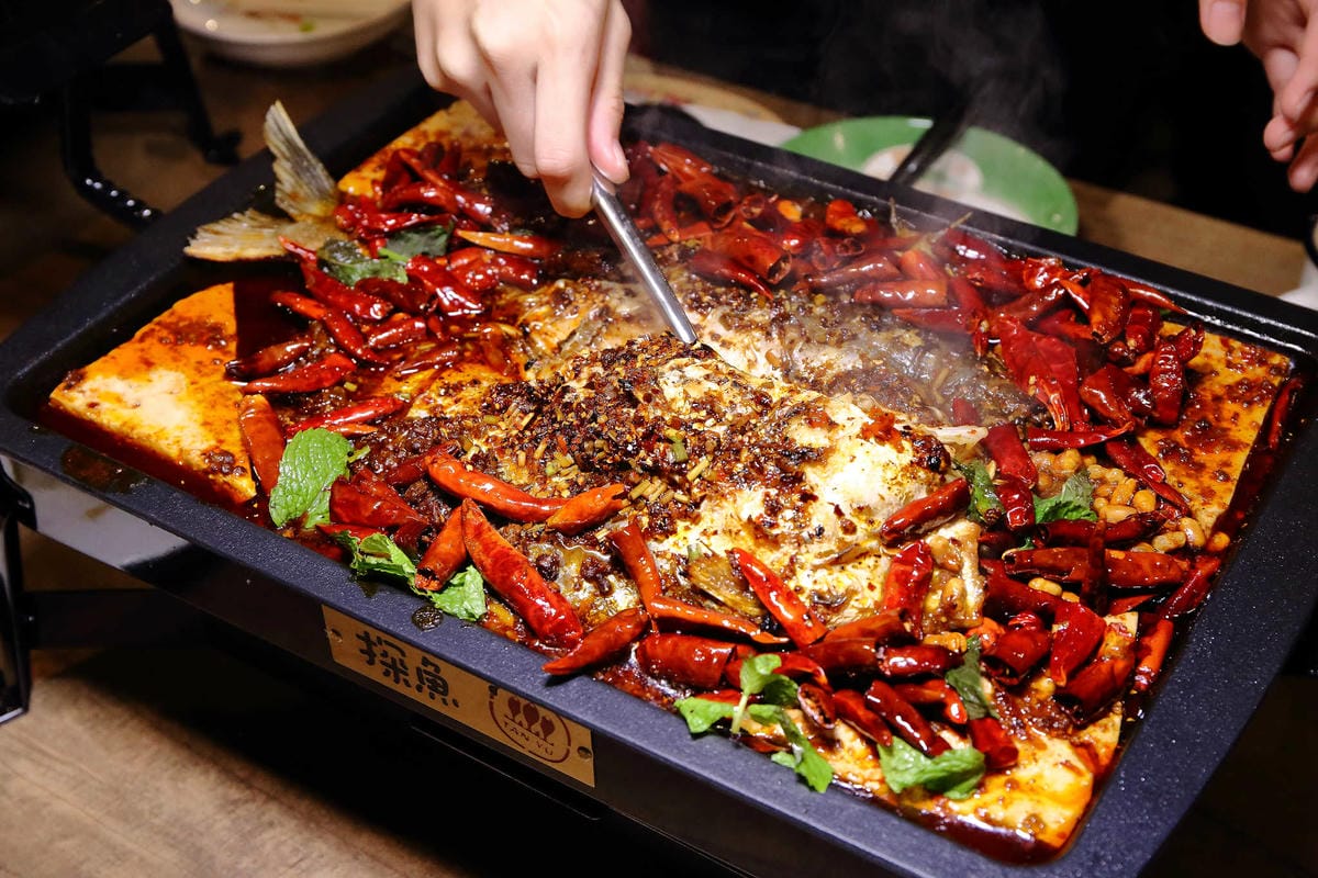 【食。台中】探魚〜2017年必吃！中國最火紅烤魚品牌隆重登場！美味深藏在辣味下…(已歇業)