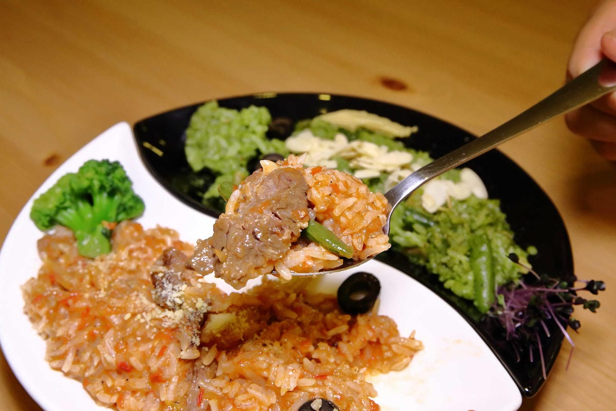 【食。萬華】Al revés 顛倒餐廳〜新開店！西門町義大利麵下午茶。簡約英倫風，全天候提供輕食及早午餐的餐廳