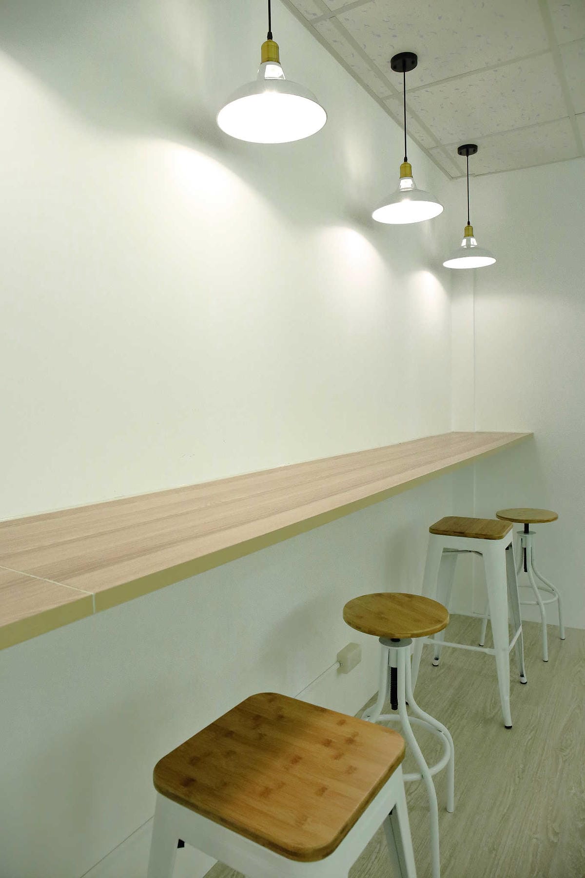 【食。萬華】Al revés 顛倒餐廳〜新開店！西門町義大利麵下午茶。簡約英倫風，全天候提供輕食及早午餐的餐廳