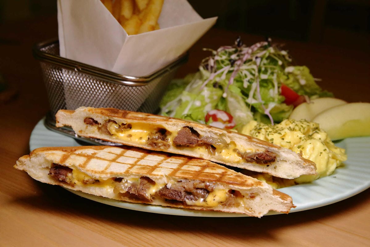 【食。萬華】Al revés 顛倒餐廳〜新開店！西門町義大利麵下午茶。簡約英倫風，全天候提供輕食及早午餐的餐廳