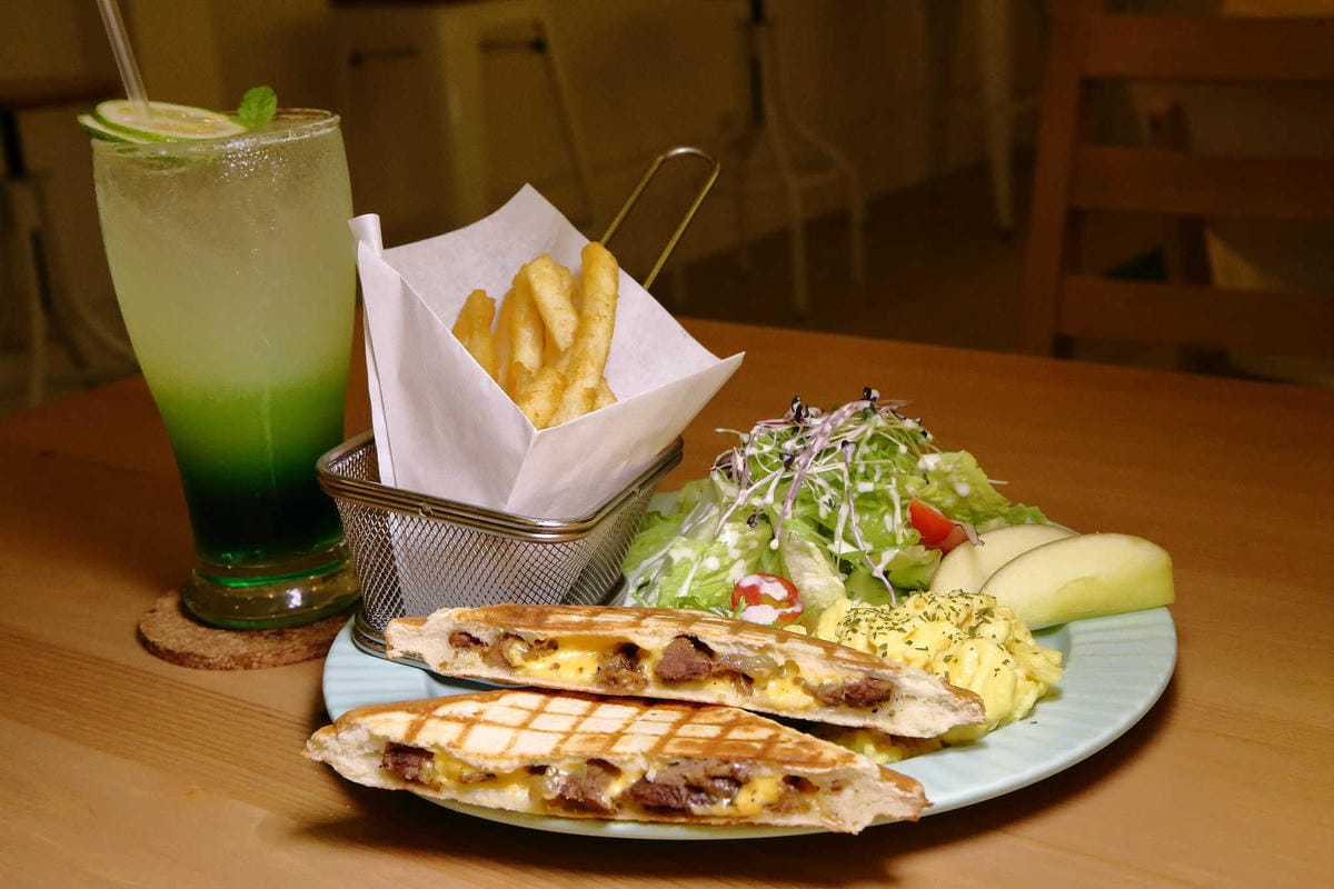 【食。萬華】Al revés 顛倒餐廳〜新開店！西門町義大利麵下午茶。簡約英倫風，全天候提供輕食及早午餐的餐廳