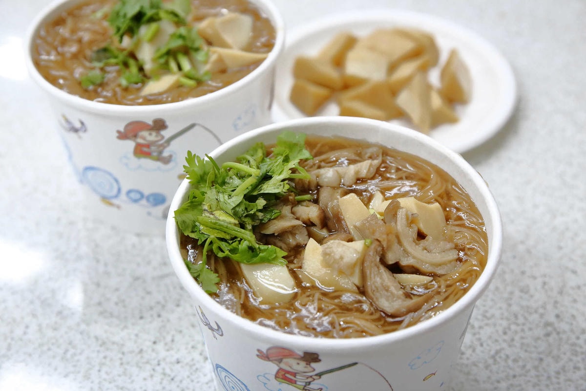 【食。永和】超好吃鮑魚大腸麵線〜在地人推薦小吃,大腸麵線加「鮑魚」,麵線控必朝聖!(已歇業)