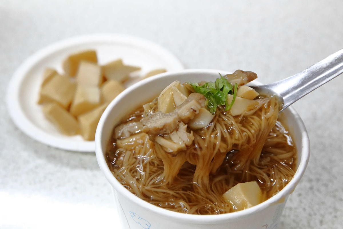 【食。永和】超好吃鮑魚大腸麵線〜在地人推薦小吃,大腸麵線加「鮑魚」,麵線控必朝聖!(已歇業)