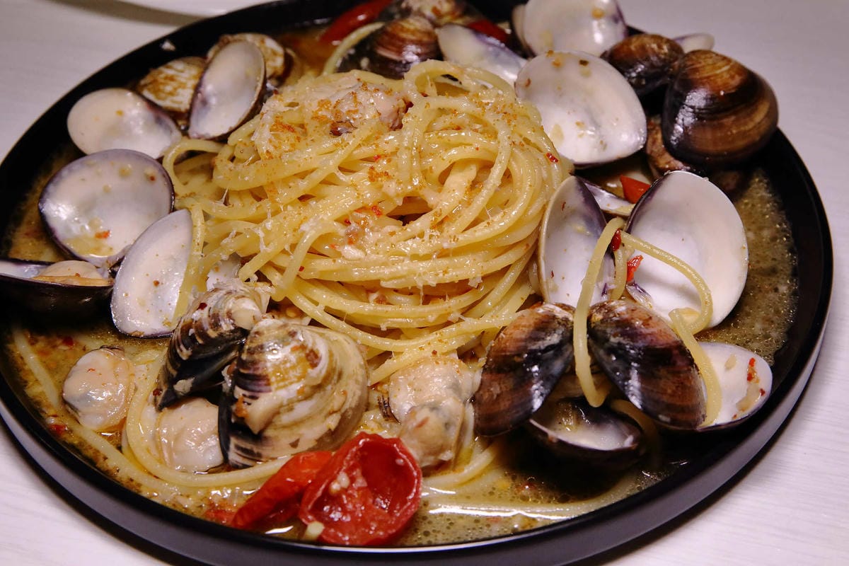 【食。台北】VA VA VOOM〜時尚趴初體驗。搖身一變韓劇中公主，少女專屬拍不停的乾燥花歐式酒吧餐廳