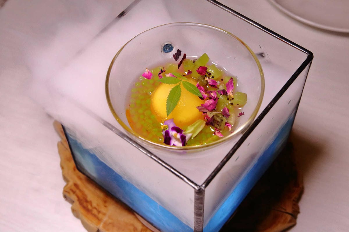 【食。台北】VA VA VOOM〜時尚趴初體驗。搖身一變韓劇中公主，少女專屬拍不停的乾燥花歐式酒吧餐廳