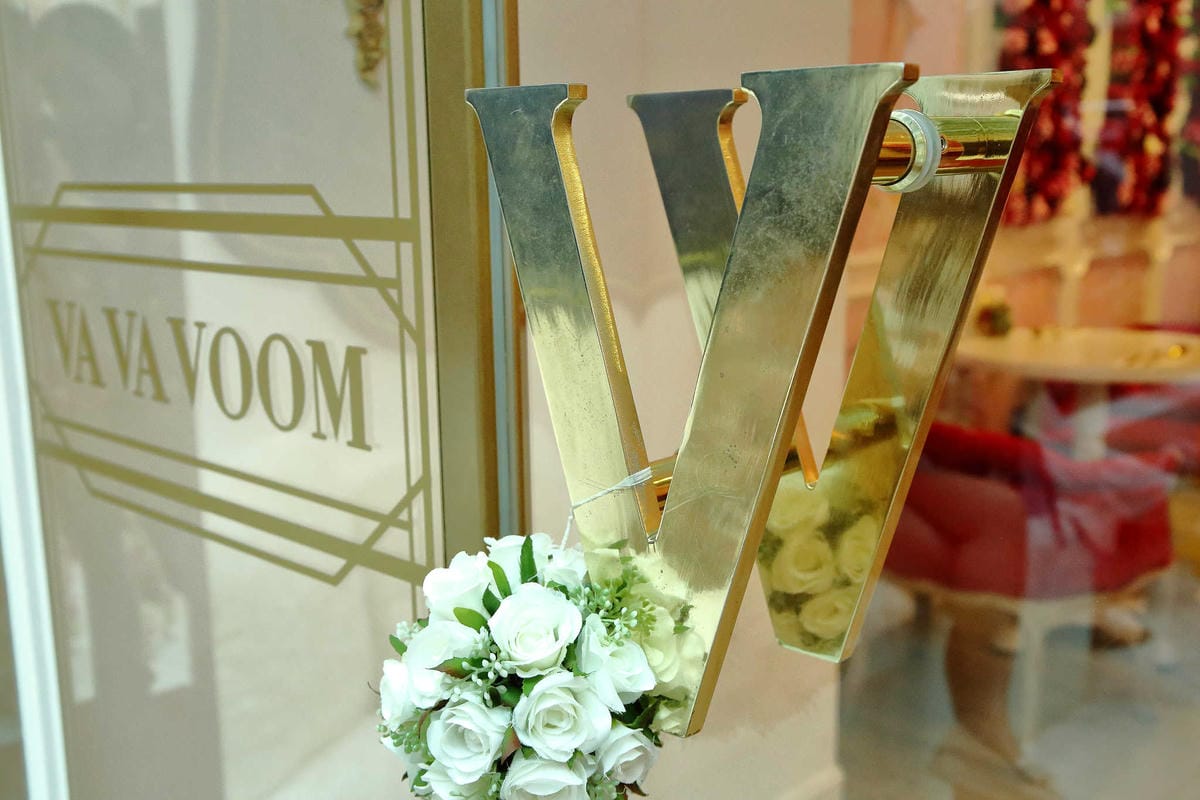 【食。台北】VA VA VOOM〜時尚趴初體驗。搖身一變韓劇中公主，少女專屬拍不停的乾燥花歐式酒吧餐廳