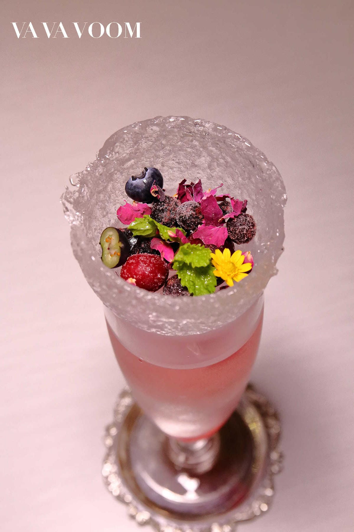【食。台北】VA VA VOOM〜時尚趴初體驗。搖身一變韓劇中公主，少女專屬拍不停的乾燥花歐式酒吧餐廳
