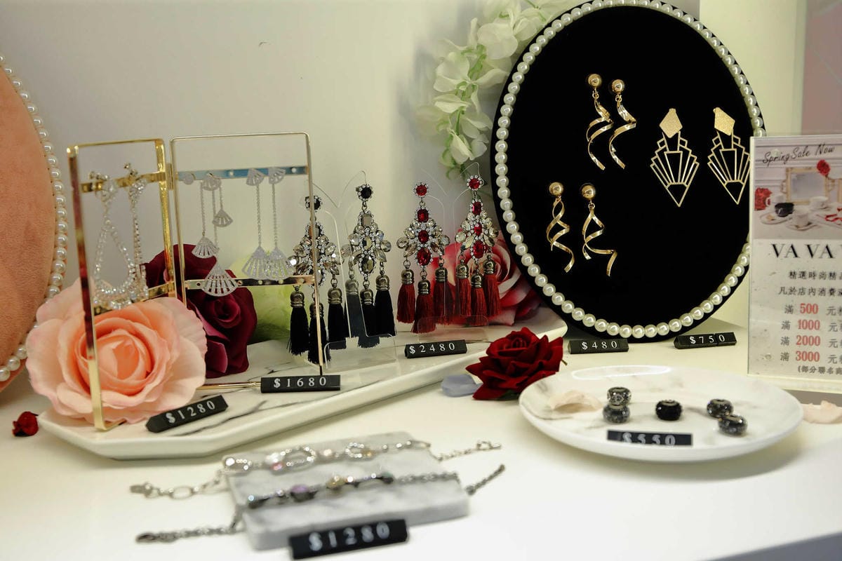 【食。台北】VA VA VOOM〜時尚趴初體驗。搖身一變韓劇中公主，少女專屬拍不停的乾燥花歐式酒吧餐廳