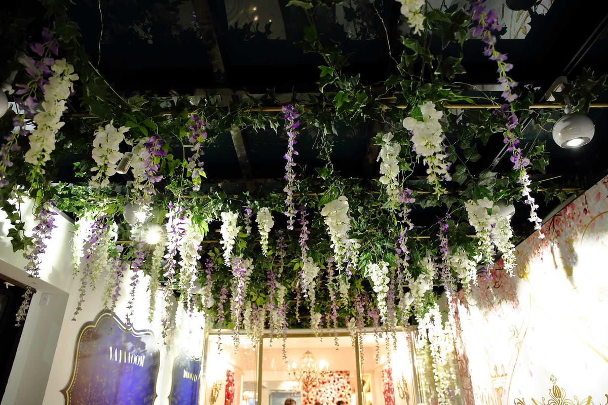 【食。台北】VA VA VOOM〜時尚趴初體驗。搖身一變韓劇中公主，少女專屬拍不停的乾燥花歐式酒吧餐廳