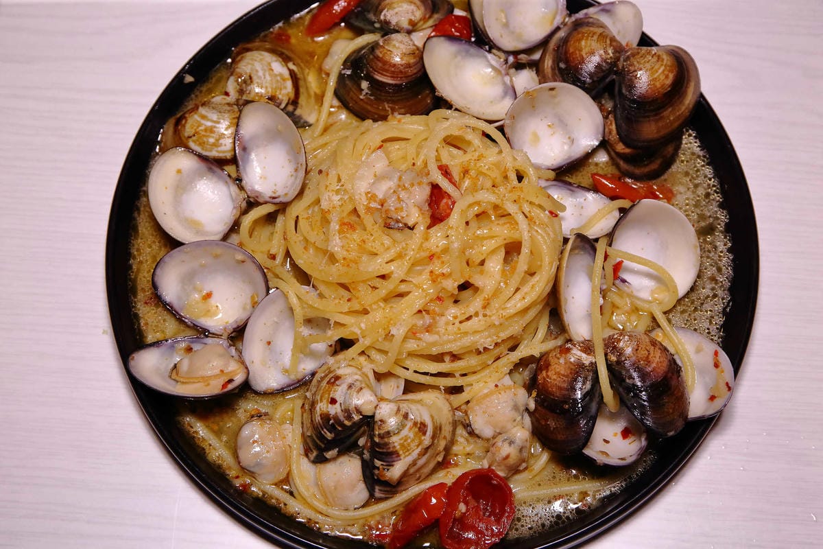 【食。台北】VA VA VOOM〜時尚趴初體驗。搖身一變韓劇中公主，少女專屬拍不停的乾燥花歐式酒吧餐廳