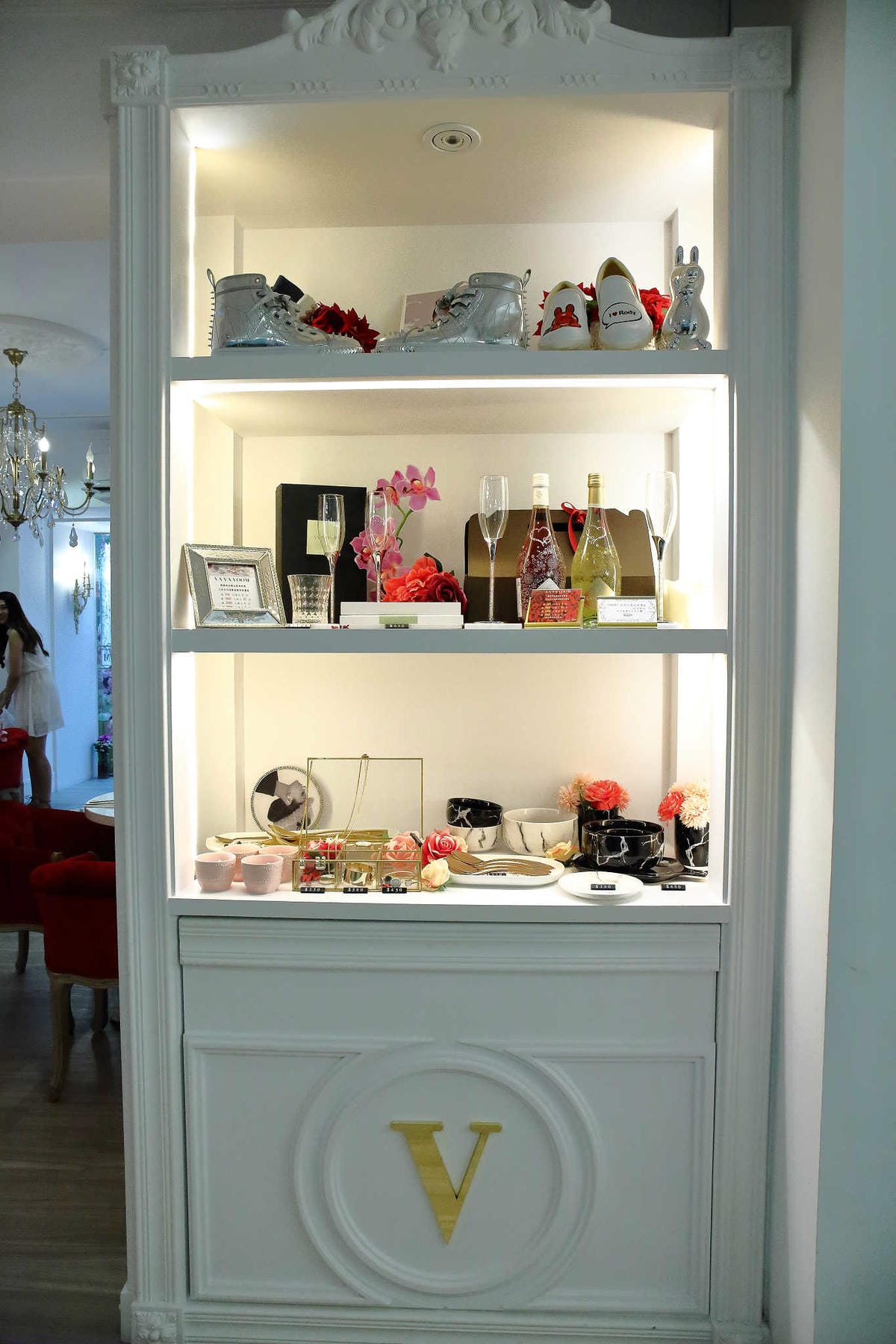 【食。台北】VA VA VOOM〜時尚趴初體驗。搖身一變韓劇中公主，少女專屬拍不停的乾燥花歐式酒吧餐廳