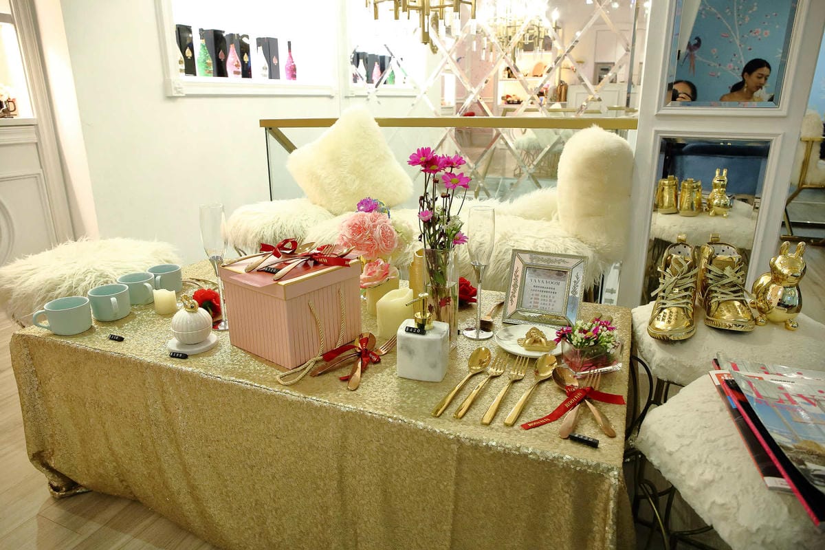 【食。台北】VA VA VOOM〜時尚趴初體驗。搖身一變韓劇中公主，少女專屬拍不停的乾燥花歐式酒吧餐廳