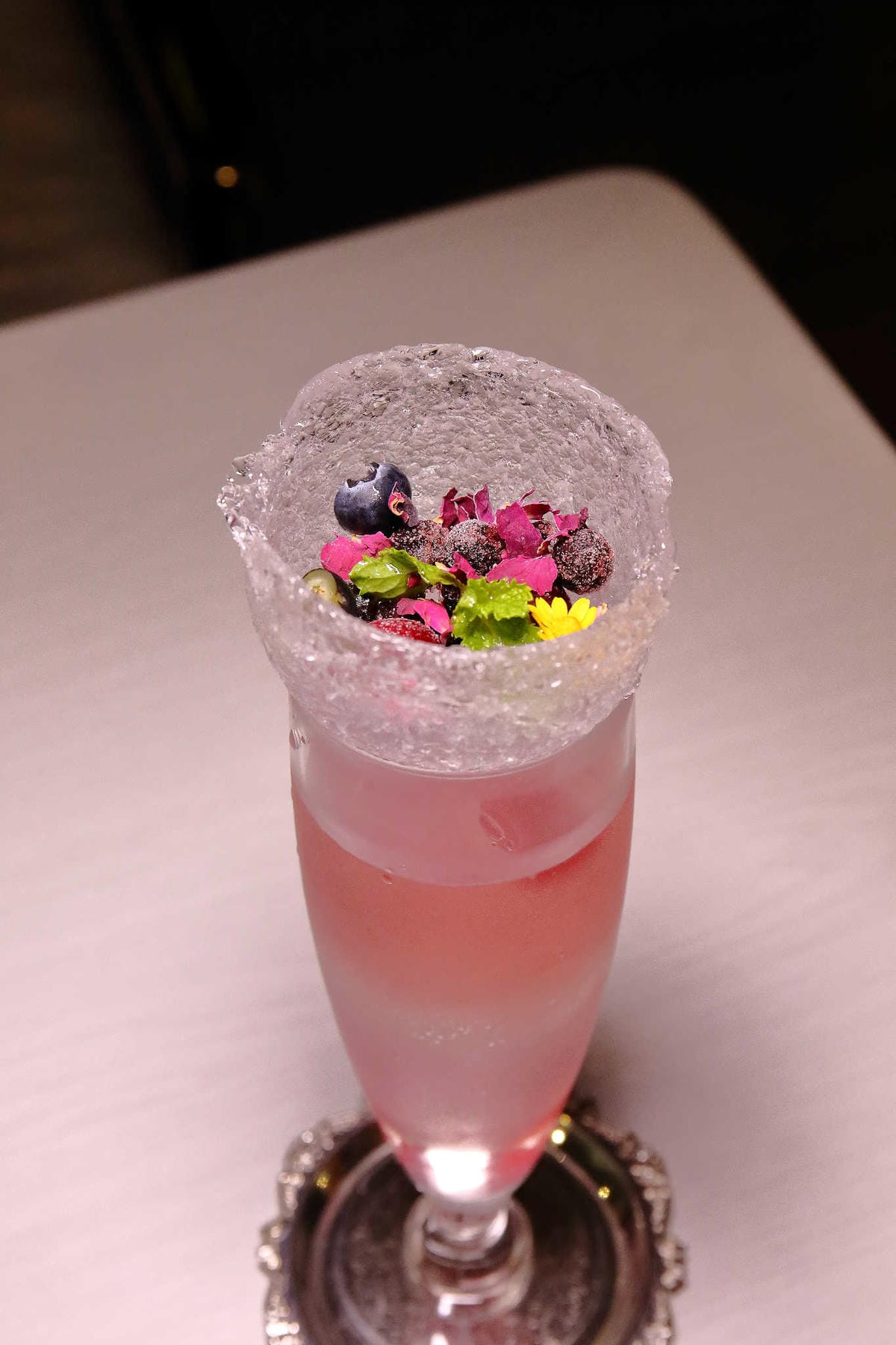 【食。台北】VA VA VOOM〜時尚趴初體驗。搖身一變韓劇中公主，少女專屬拍不停的乾燥花歐式酒吧餐廳