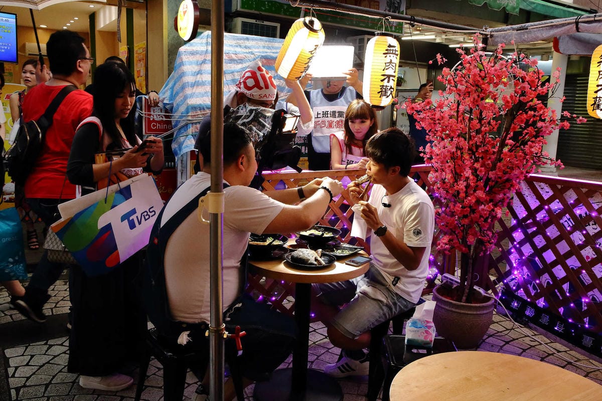 【食。士林】妙計三寶超濃拉麵士林分店〜TVBS上班這黨事推薦。帥老闆x特濃大骨拉麵=士林夜市必吃！