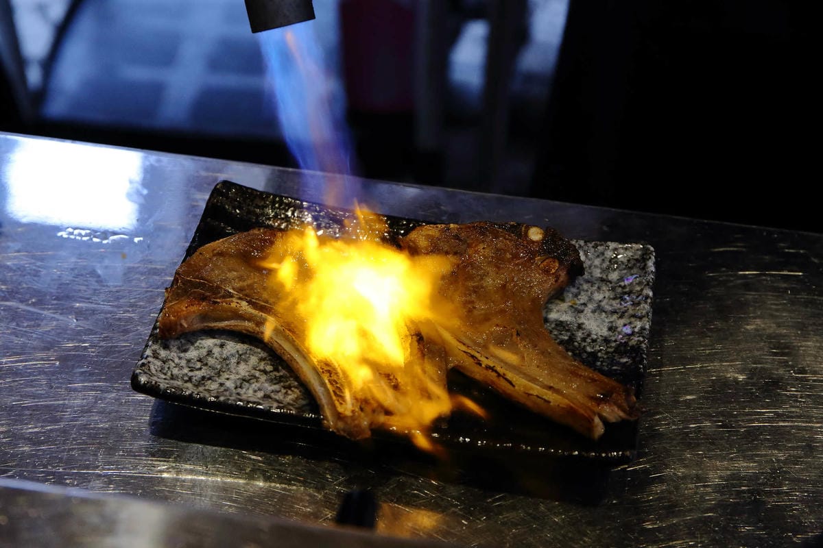 【食。士林】妙計三寶超濃拉麵士林分店〜TVBS上班這黨事推薦。帥老闆x特濃大骨拉麵=士林夜市必吃！