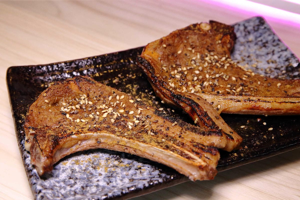 【食。士林】妙計三寶超濃拉麵士林分店〜TVBS上班這黨事推薦。帥老闆x特濃大骨拉麵=士林夜市必吃！