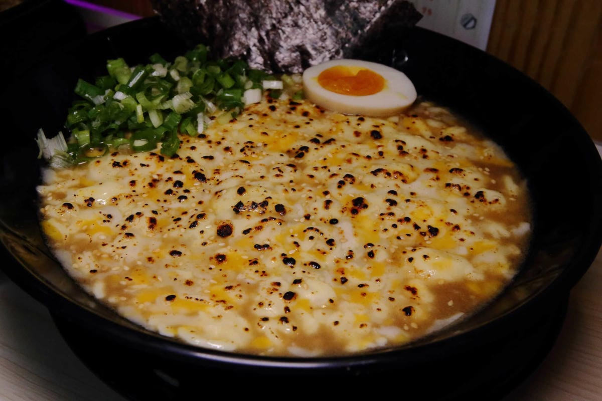 【食。士林】妙計三寶超濃拉麵士林分店〜TVBS上班這黨事推薦。帥老闆x特濃大骨拉麵=士林夜市必吃！