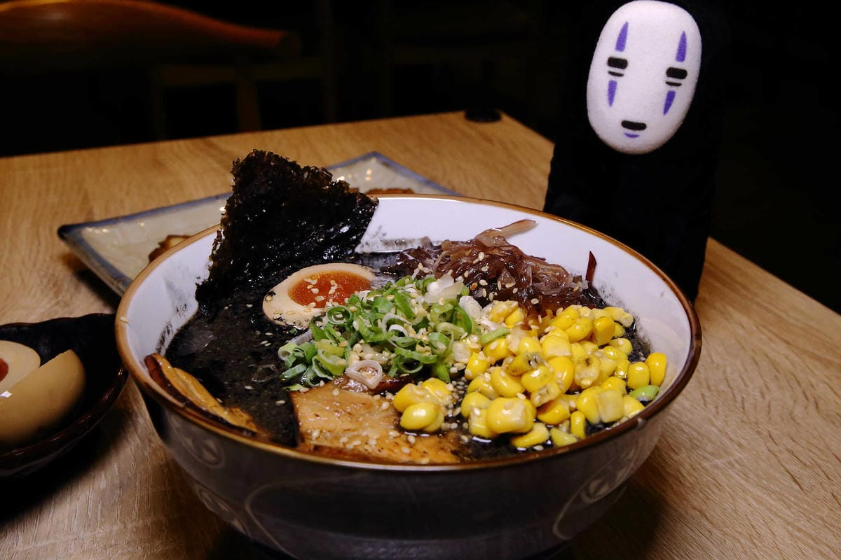 【食。土城】浪魂拉麵〜土城拉麵。客製化拉麵，濃淡軟硬任君挑，來一碗黑嚕嚕黑色拉麵吧！