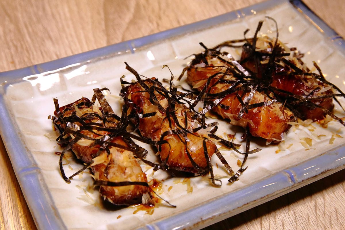 【食。土城】浪魂拉麵〜土城拉麵。客製化拉麵，濃淡軟硬任君挑，來一碗黑嚕嚕黑色拉麵吧！