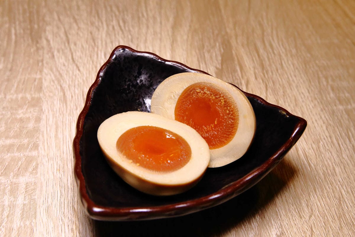 【食。土城】浪魂拉麵〜土城拉麵。客製化拉麵，濃淡軟硬任君挑，來一碗黑嚕嚕黑色拉麵吧！