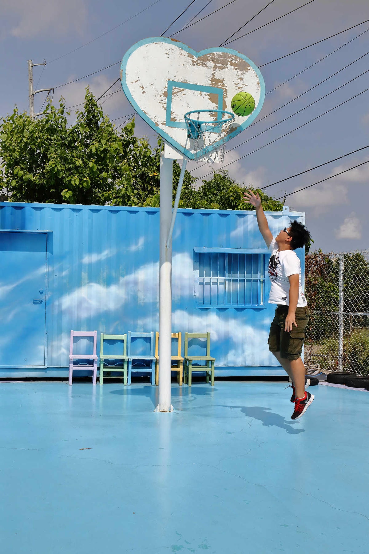 【遊。台中】沙鹿夢想街〜最新、IG夯打卡!超夢幻運動風裝置藝術,把你的創意玩大一點!