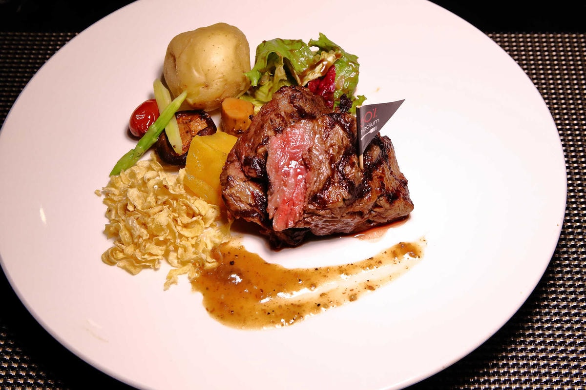 【食。中壢】Bangles Bistro 班格斯西式餐館〜頂級牛排餐廳,大口吃肉才痛快!這股滋味好難忘!(已歇業)