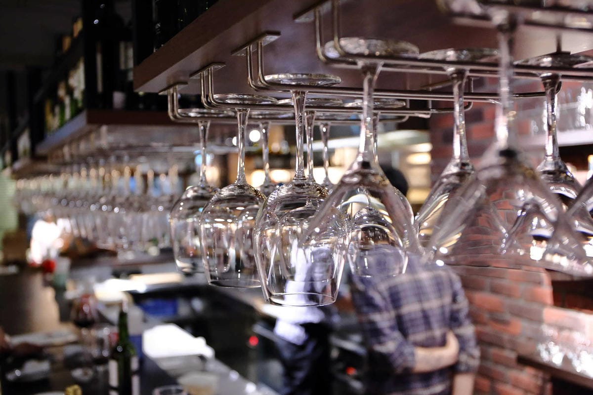 【食。台北】Aiueo ワインの酒場〜想要輕鬆喝一杯的時候！創意多國元素融入，顛覆想像餐酒館，文青最愛！