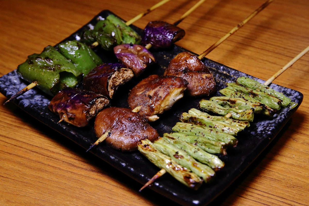 【食。台北】柒-串燒屋〜食尚玩家推薦！台北美食平價串燒，獨家烤功與醬料，令人口水狂流的宵夜美食，夜貓必朝聖！