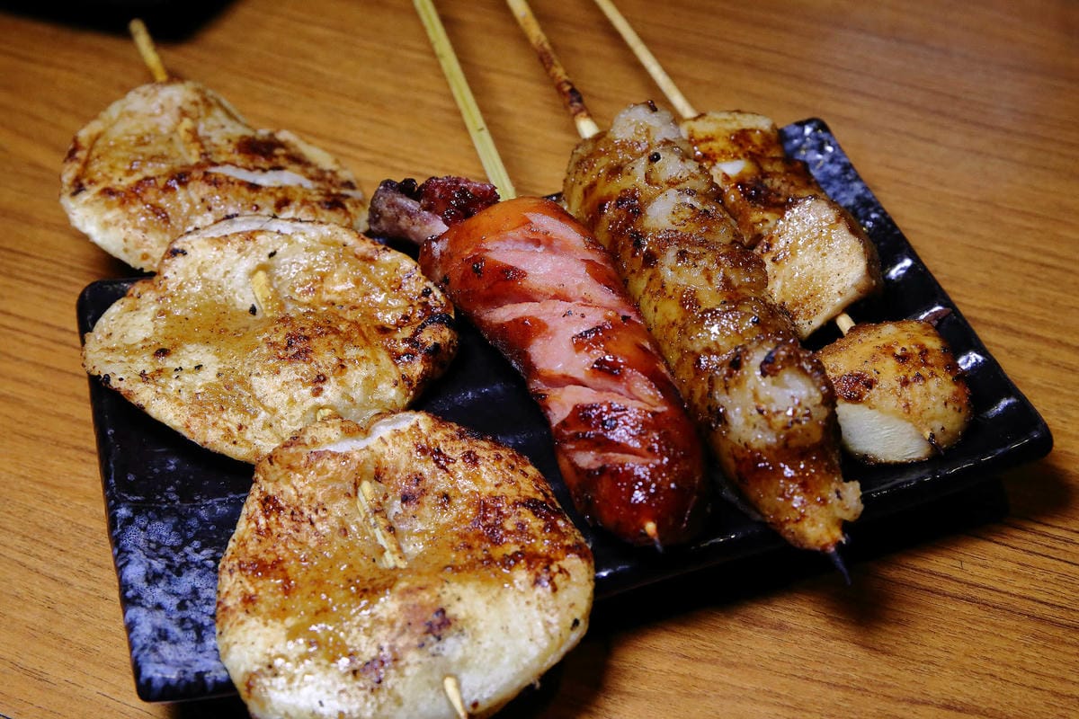 【食。台北】柒-串燒屋〜食尚玩家推薦！台北美食平價串燒，獨家烤功與醬料，令人口水狂流的宵夜美食，夜貓必朝聖！