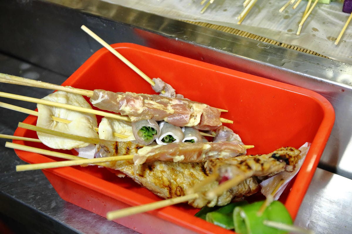 【食。台北】柒-串燒屋〜食尚玩家推薦！台北美食平價串燒，獨家烤功與醬料，令人口水狂流的宵夜美食，夜貓必朝聖！