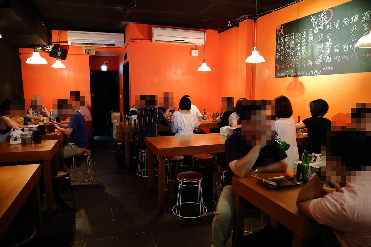 【食。台北】柒-串燒屋〜食尚玩家推薦！台北美食平價串燒，獨家烤功與醬料，令人口水狂流的宵夜美食，夜貓必朝聖！