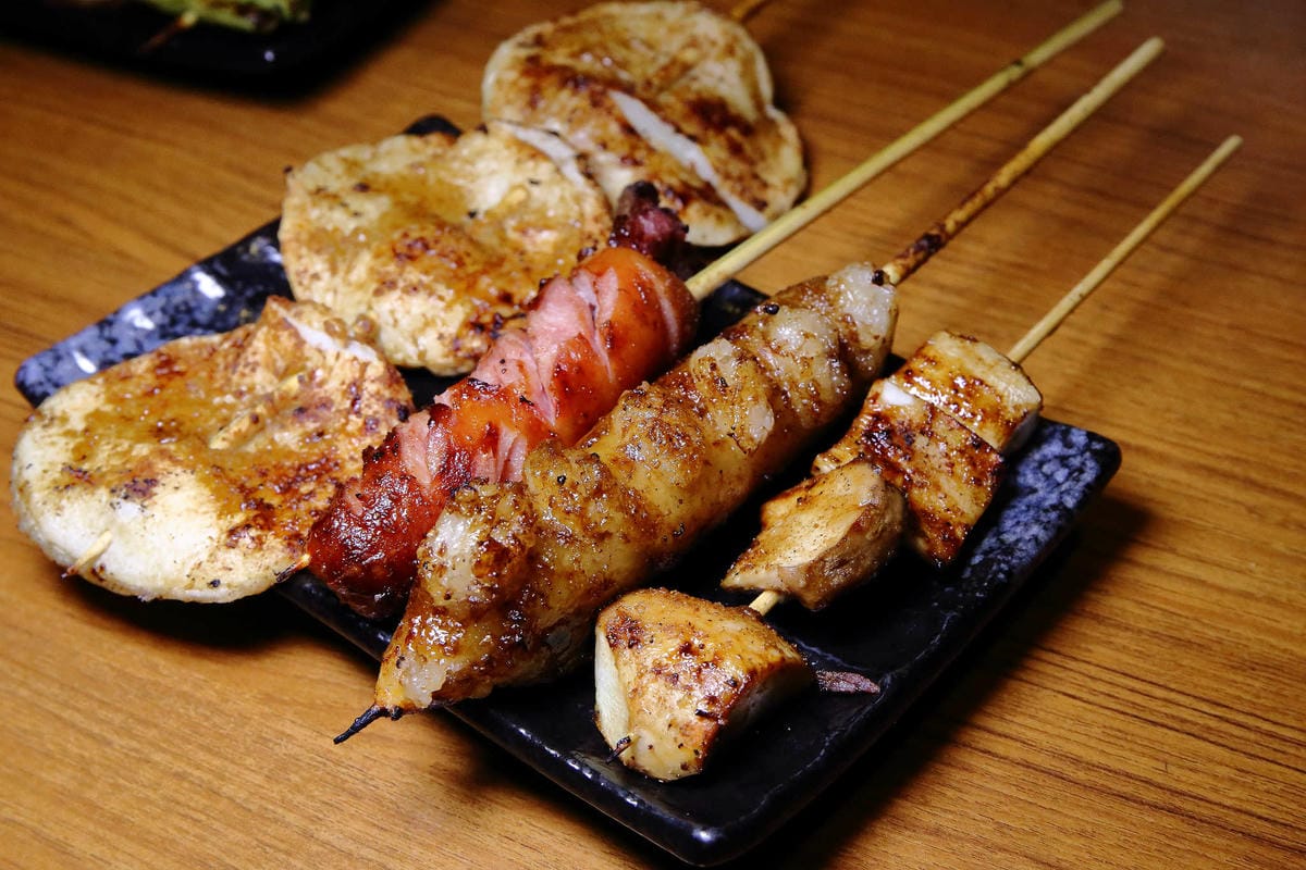【食。台北】柒-串燒屋〜食尚玩家推薦！台北美食平價串燒，獨家烤功與醬料，令人口水狂流的宵夜美食，夜貓必朝聖！
