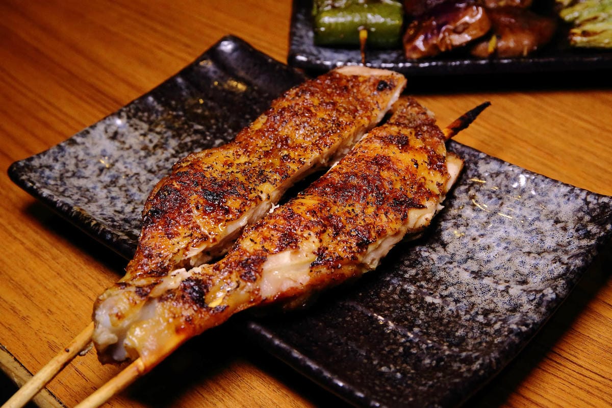 【食。台北】柒-串燒屋〜食尚玩家推薦！台北美食平價串燒，獨家烤功與醬料，令人口水狂流的宵夜美食，夜貓必朝聖！