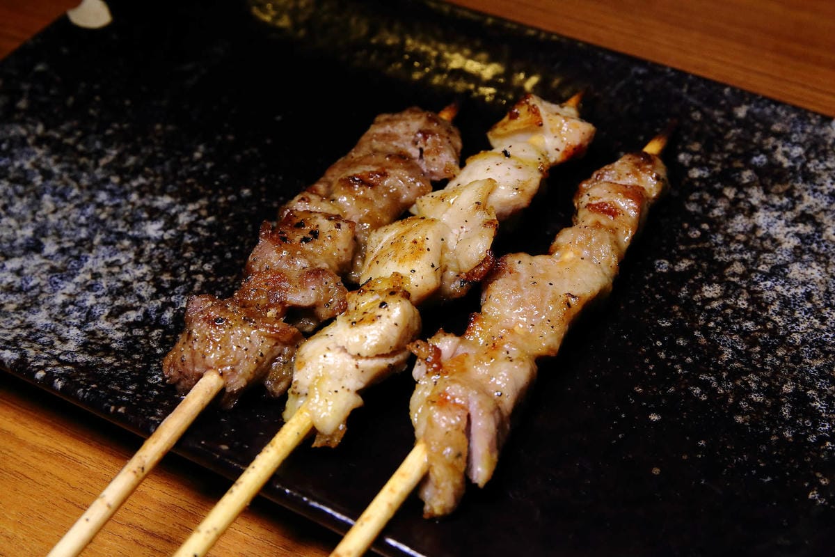 【食。台北】柒-串燒屋〜食尚玩家推薦！台北美食平價串燒，獨家烤功與醬料，令人口水狂流的宵夜美食，夜貓必朝聖！