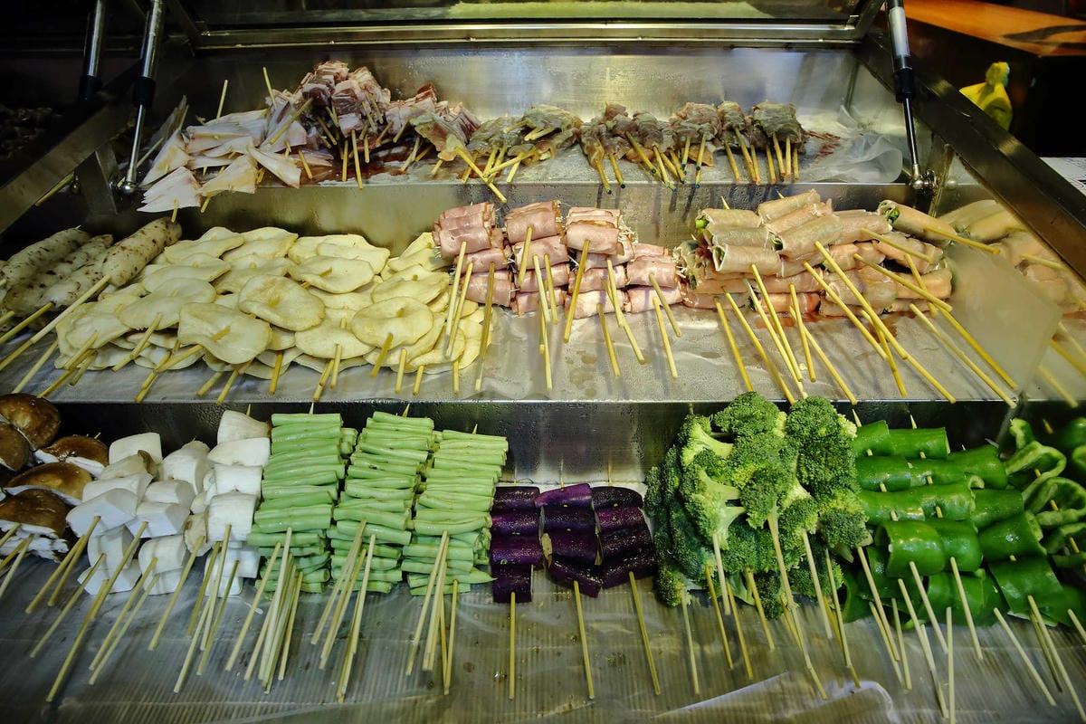【食。台北】柒-串燒屋〜食尚玩家推薦！台北美食平價串燒，獨家烤功與醬料，令人口水狂流的宵夜美食，夜貓必朝聖！