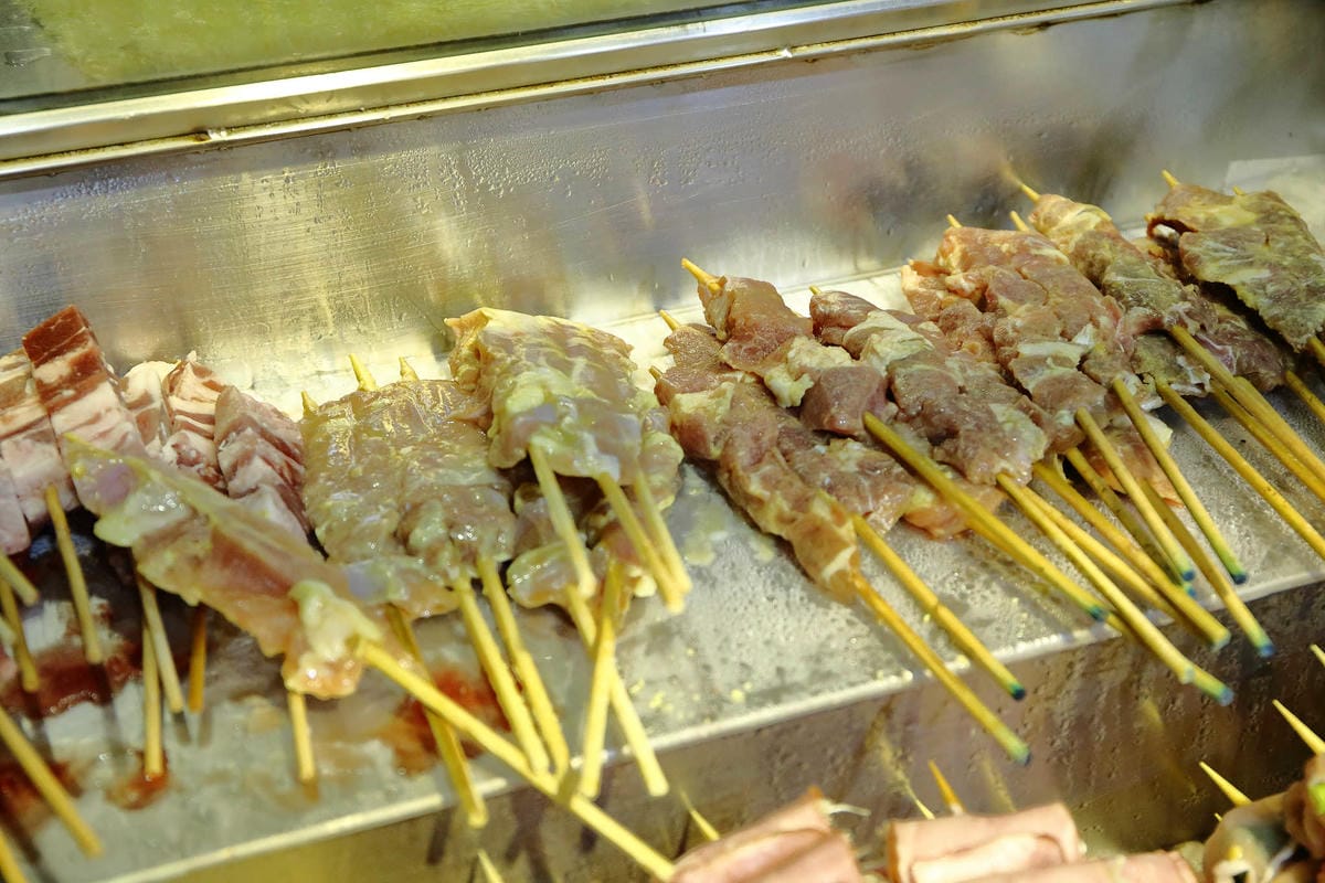 【食。台北】柒-串燒屋〜食尚玩家推薦！台北美食平價串燒，獨家烤功與醬料，令人口水狂流的宵夜美食，夜貓必朝聖！