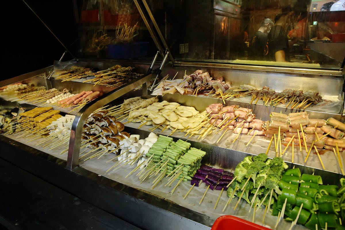 【食。台北】柒-串燒屋〜食尚玩家推薦！台北美食平價串燒，獨家烤功與醬料，令人口水狂流的宵夜美食，夜貓必朝聖！