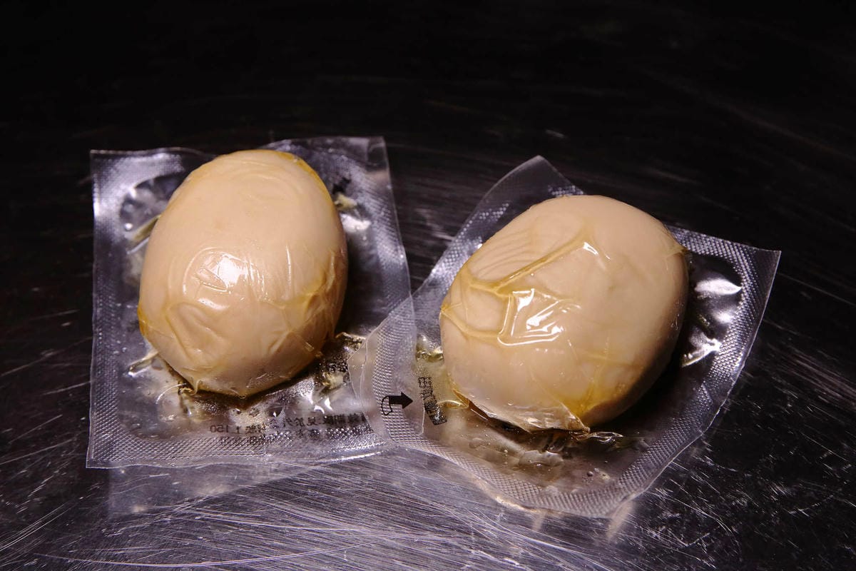 【食。板橋】老陳涼麵〜排隊排到爆炸的人氣宵夜！炸醬+麻醬雙醬涼麵，經典美味，非吃不可的小吃！