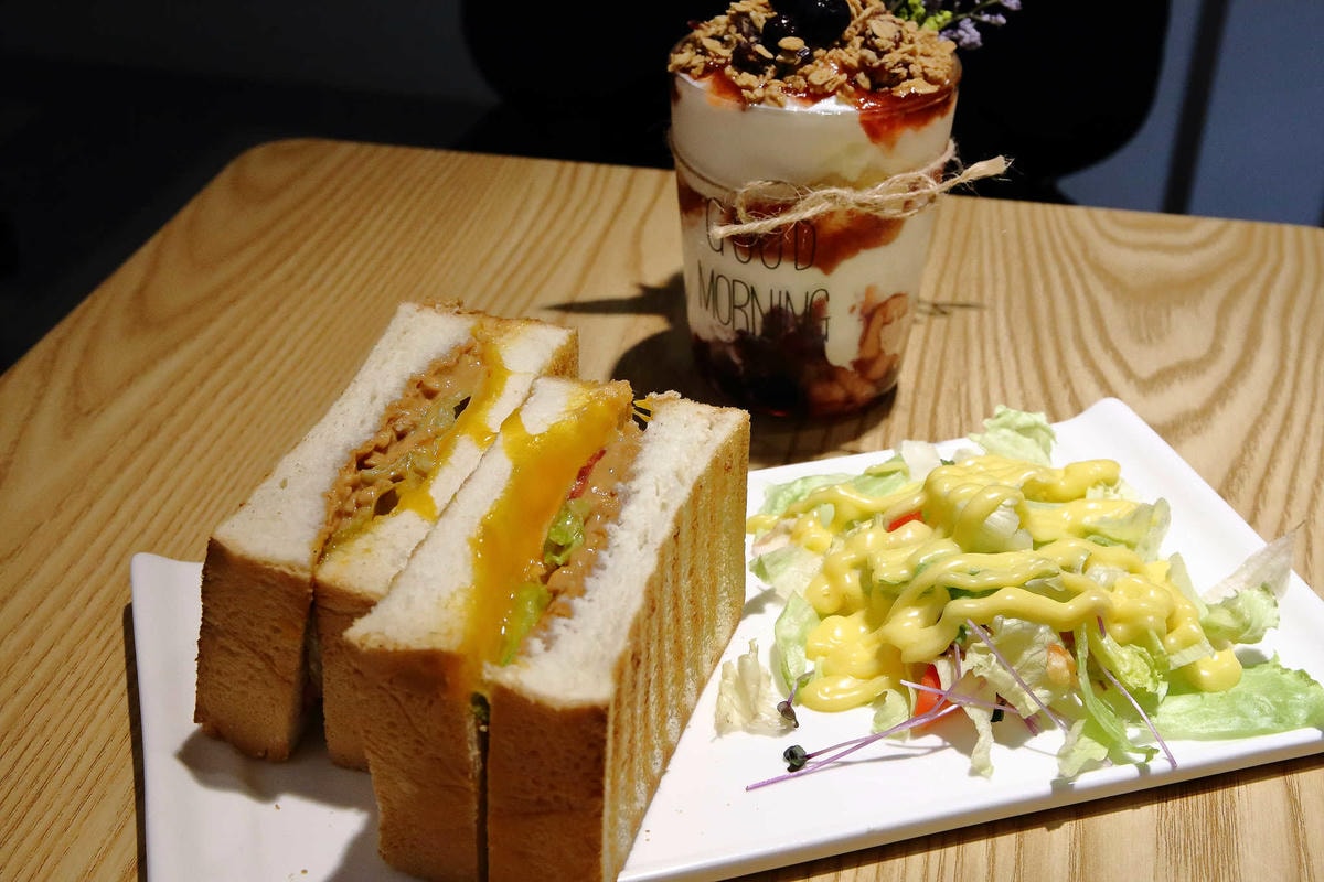 【食。永和】9宮格早午餐〜永和四號公園新開幕早午餐。繽紛迷你的九宮格,精緻又多元化,一次就滿足!