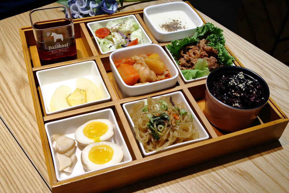 【食。永和】9宮格早午餐〜永和四號公園新開幕早午餐。繽紛迷你的九宮格,精緻又多元化,一次就滿足!