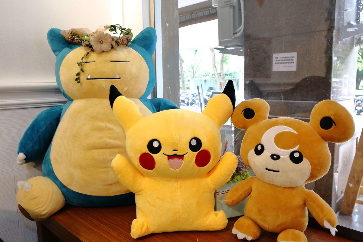 【食。中和】SUN BOY 陽光男孩餐飲店〜IG熱門打卡點。女孩們,這裡有繽紛色彩花牆,好喝的花草茶花辦果粒統統看得到!(已歇業)