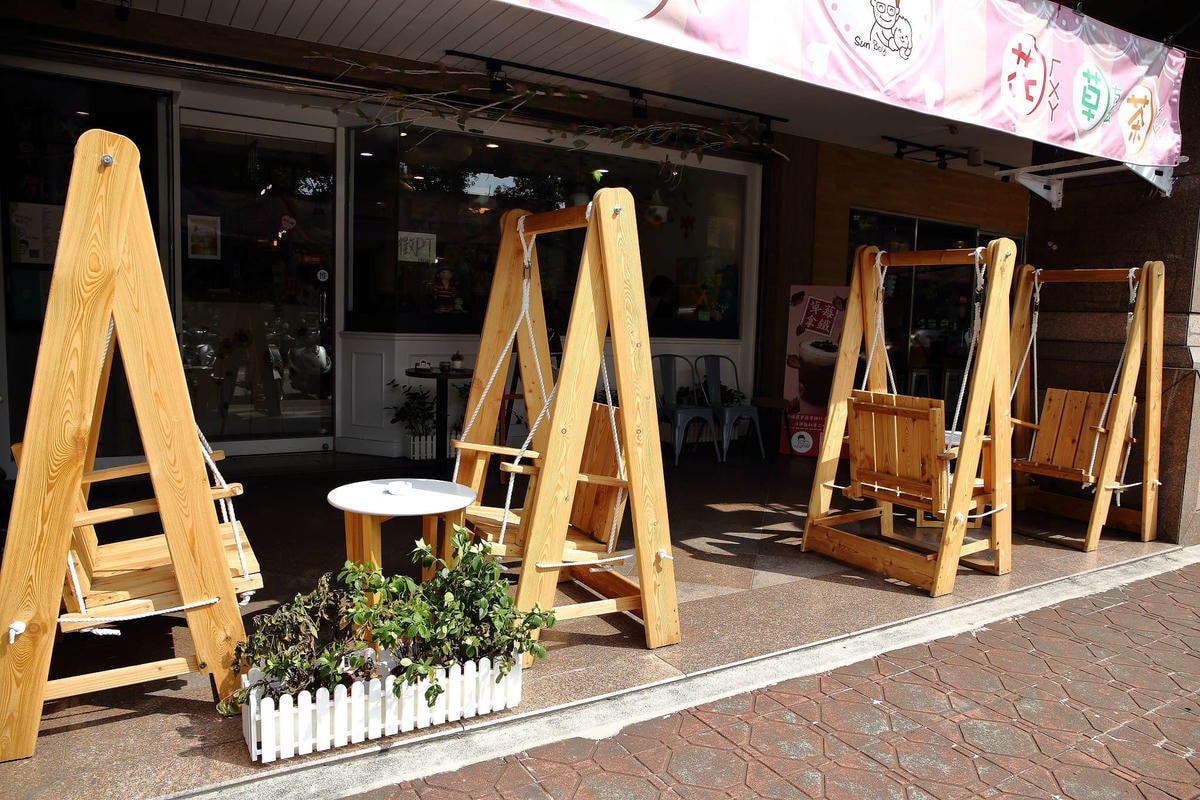 【食。中和】SUN BOY 陽光男孩餐飲店〜IG熱門打卡點。女孩們,這裡有繽紛色彩花牆,好喝的花草茶花辦果粒統統看得到!(已歇業)