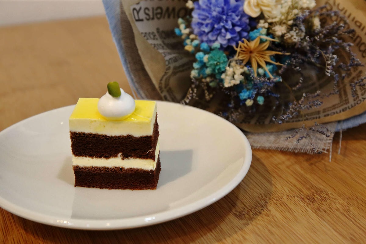 【食。中和】SUN BOY 陽光男孩餐飲店〜IG熱門打卡點。女孩們,這裡有繽紛色彩花牆,好喝的花草茶花辦果粒統統看得到!(已歇業)