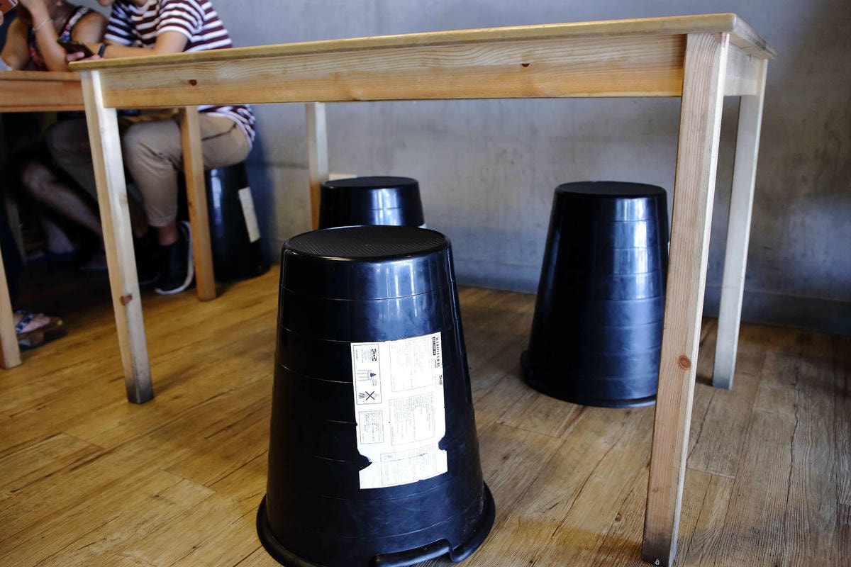 【食。台南】蜂橙複合式餐飲〜熱門IG打卡冰店。浮誇季節限定的芒果火山冰超霸氣,這樣吃才消暑!