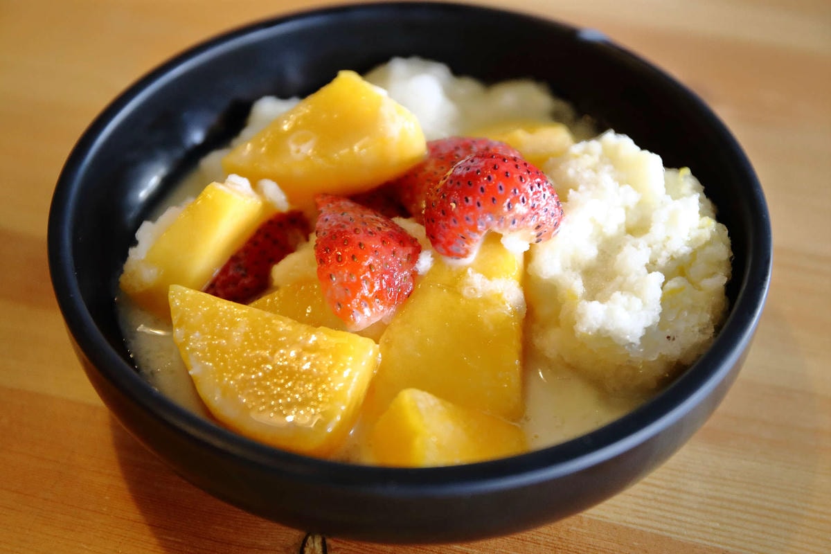 【食。台南】蜂橙複合式餐飲〜熱門IG打卡冰店。浮誇季節限定的芒果火山冰超霸氣,這樣吃才消暑!