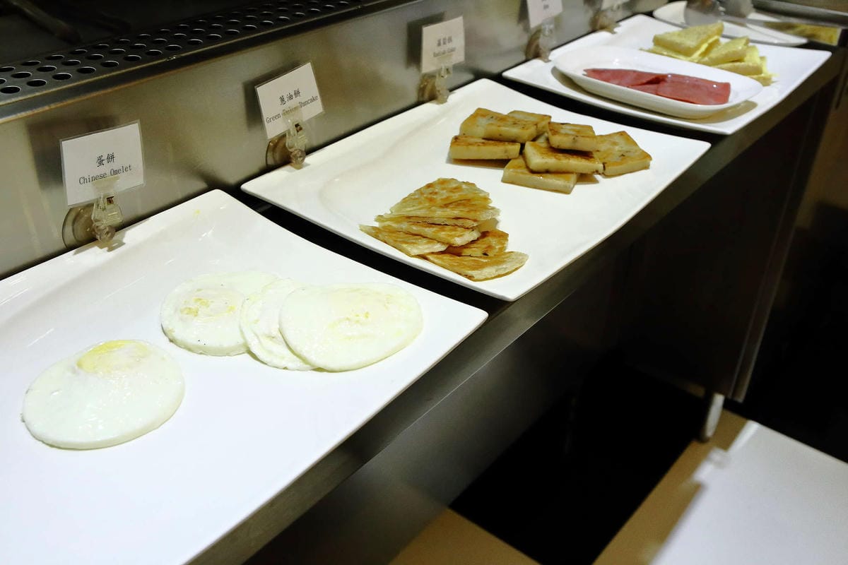 【住。高雄】樂逸商旅LA HOTEL〜高雄住宿推薦。近六合夜市、交通便利，自由行必住！