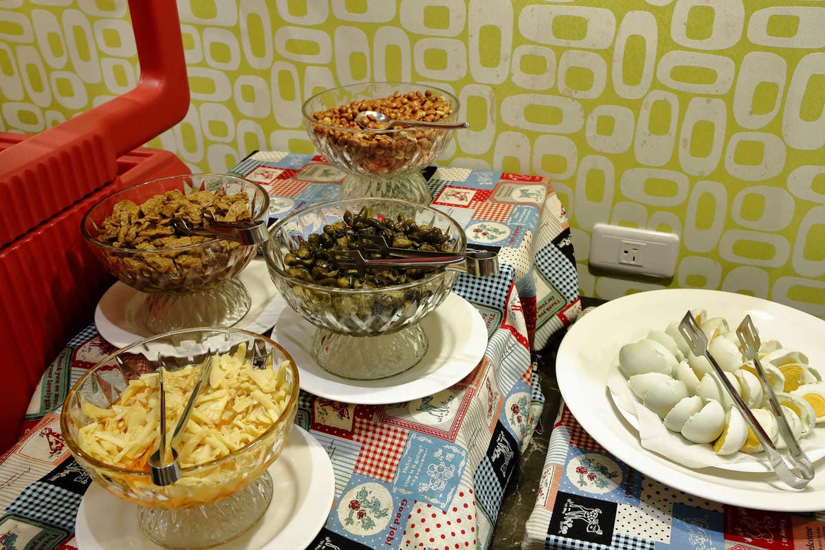 【住。高雄】樂逸商旅LA HOTEL〜高雄住宿推薦。近六合夜市、交通便利，自由行必住！